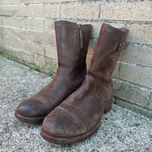 Men’s UGG brown distressed toecap moto boots, leather sole, side-zip, adjustable